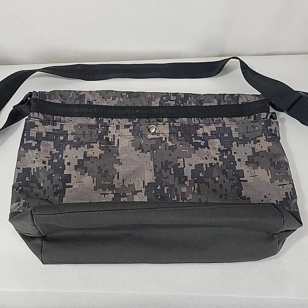 LeSportSac Camouflage Messenger Crossbody Bag DigiCamo 13x9.5 Inches